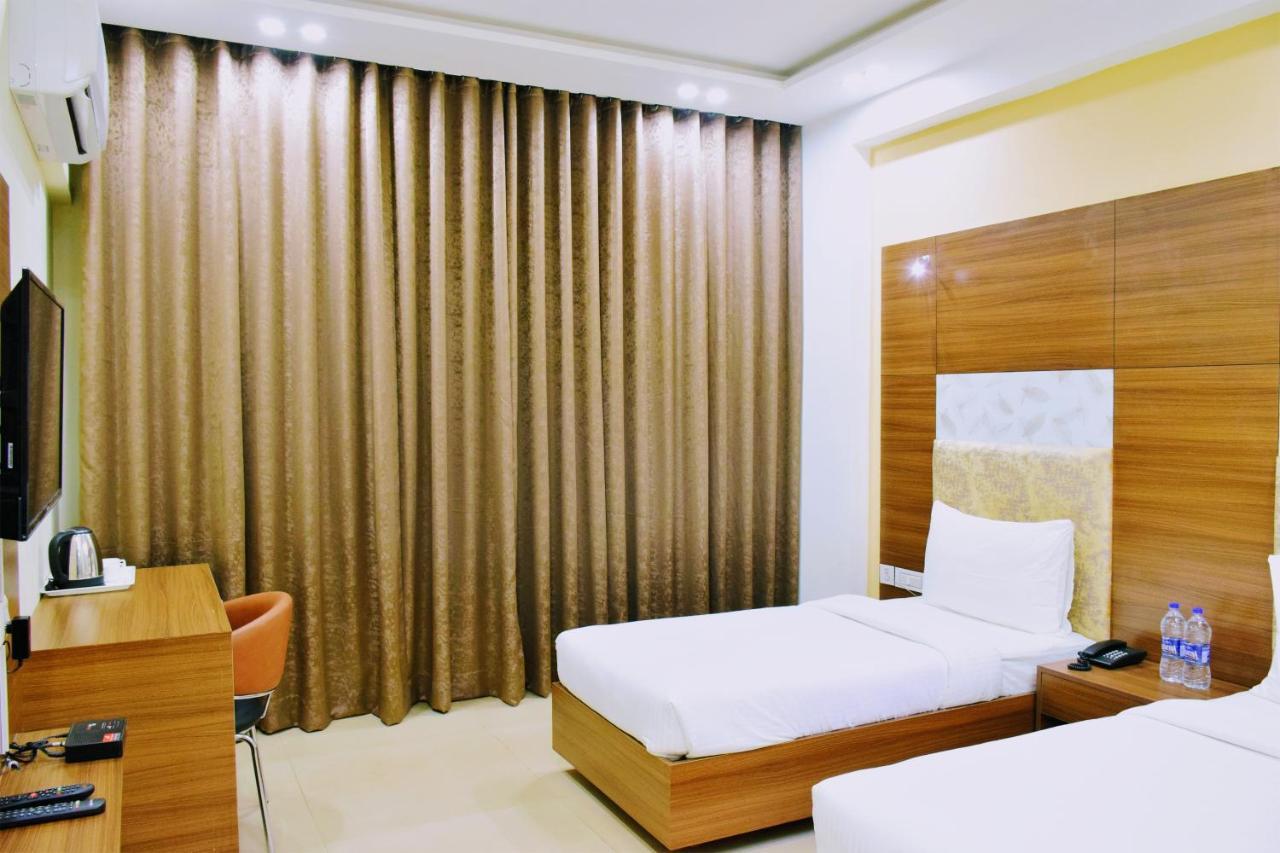 Hotel When In Gurgaon - Opposite To Artemis Hospital المظهر الخارجي الصورة