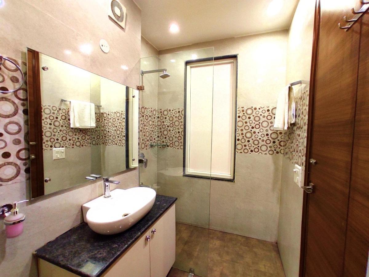 Hotel When In Gurgaon - Opposite To Artemis Hospital المظهر الخارجي الصورة