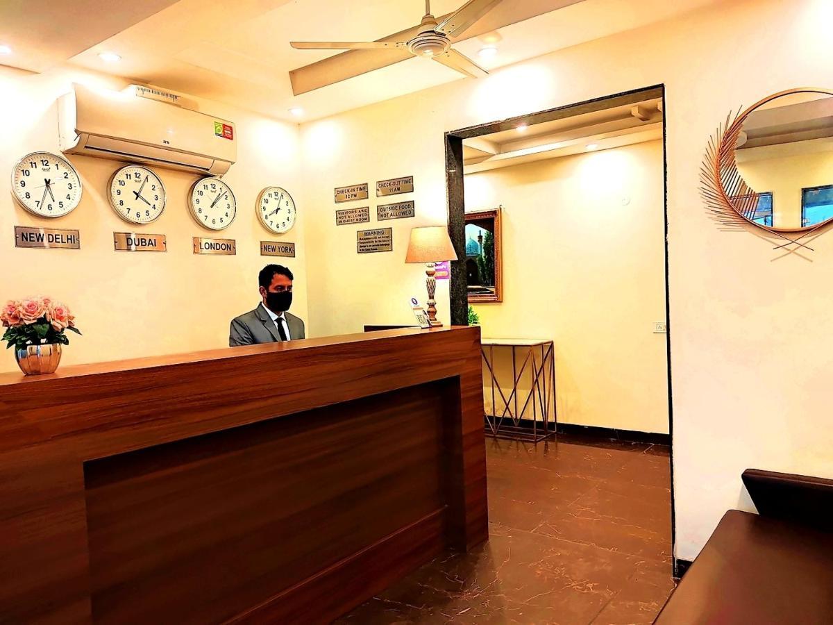 Hotel When In Gurgaon - Opposite To Artemis Hospital المظهر الخارجي الصورة